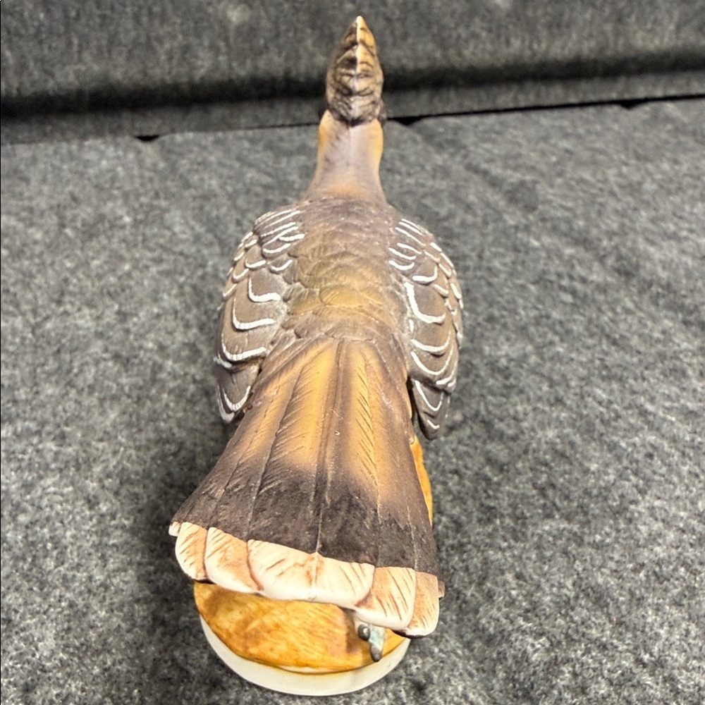 Lefton Ceramic Bird Figurine with Brown and Gray Plumage - Picture 10 of 14